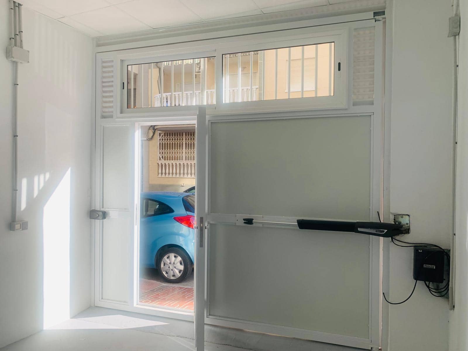 2 Zimmer Ladenlokal zu verkaufen in Torrevieja mit Garage - 325.000 € (Ref: 9803759)