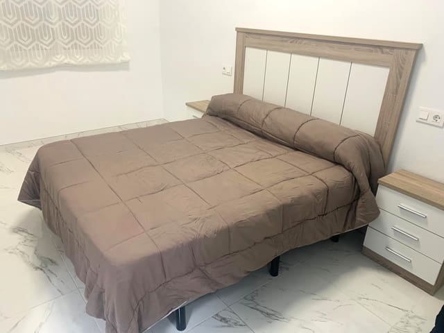 Appartement à louer à Avenida Habaneras - Curva de Palangre, Torrevieja - 580 € (Ref: 9812618)
