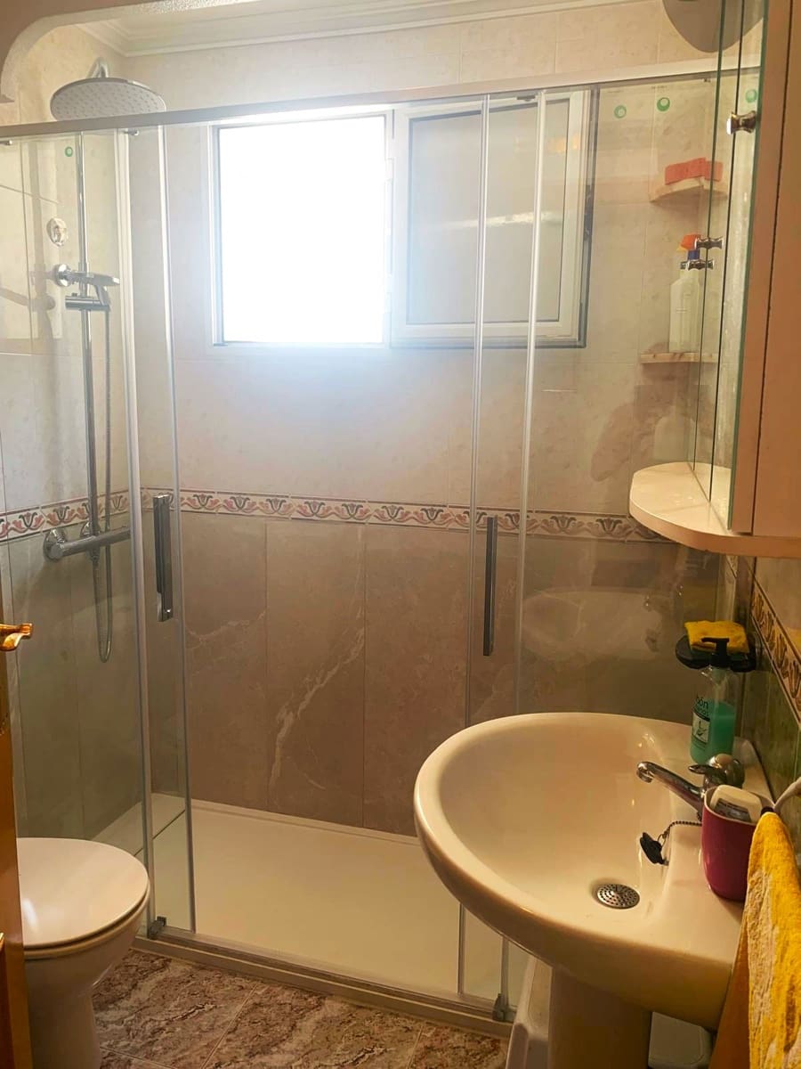 2 bedroom Penthouse for sale in Torrevieja - € 196,000 (Ref: 9958961)