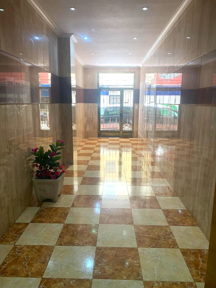 2 soverom Penthouse til salgs i Torrevieja - € 195 000 (Ref: 9964568)