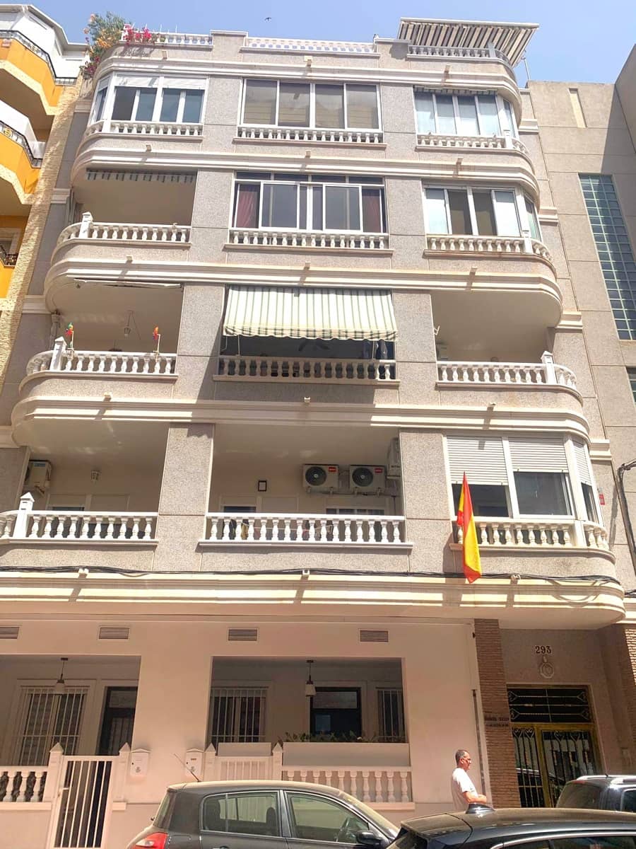 2 soverom Penthouse til salgs i Torrevieja - € 195 000 (Ref: 9964568)