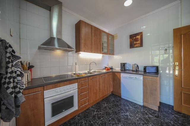 5 bedroom Villa for holiday rental in Vidreres with pool garage - € 900 (Ref: 7975146)