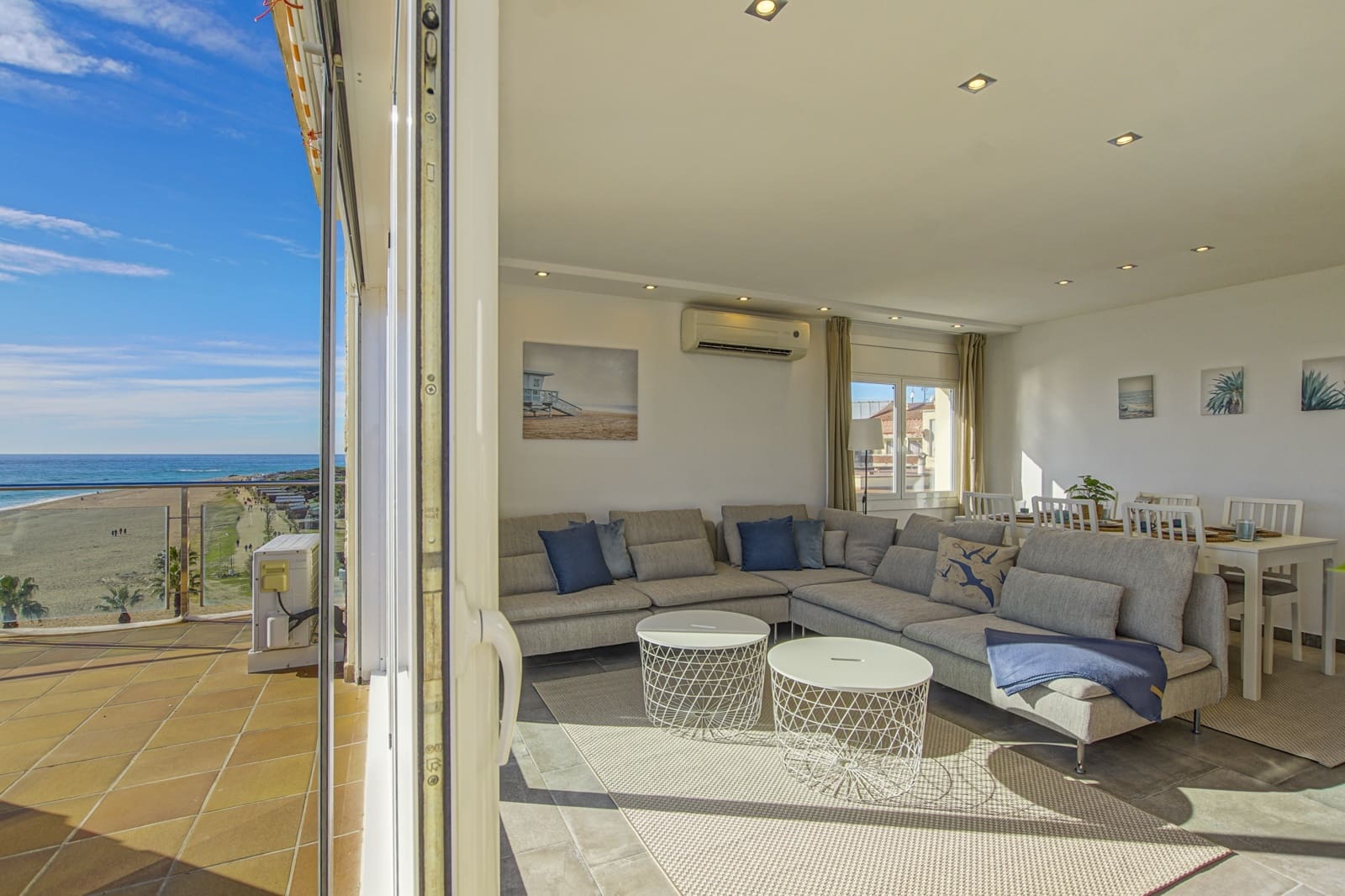3 soveværelse Penthouse til salg i Santa Susanna med swimmingpool - € 430.000 (Ref: 8469769)