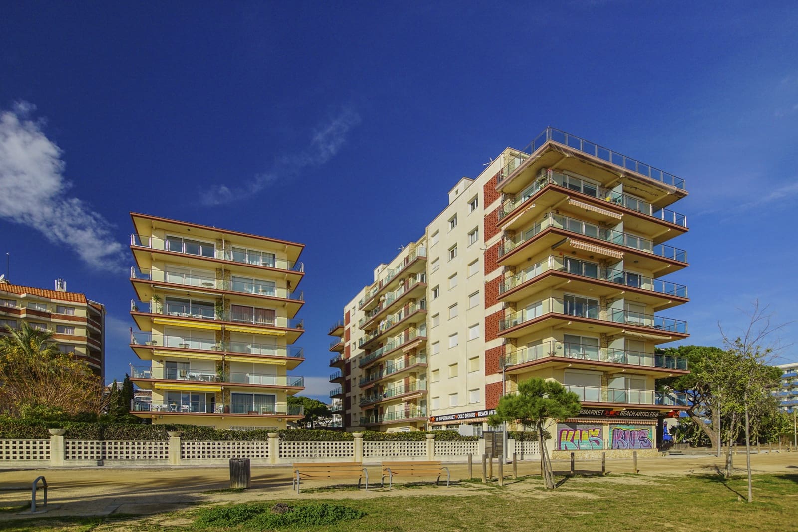 3 soveværelse Penthouse til salg i Santa Susanna med swimmingpool - € 430.000 (Ref: 8469769)