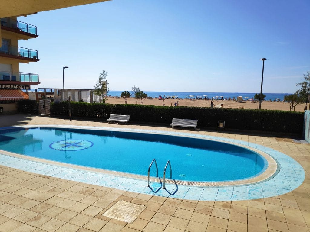 3 soveværelse Penthouse til salg i Santa Susanna med swimmingpool - € 430.000 (Ref: 8469769)