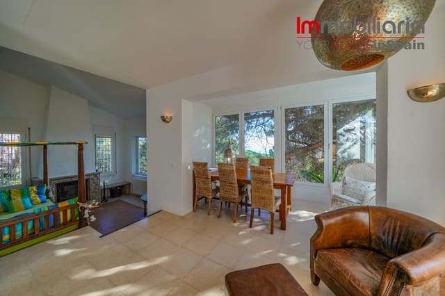 3 slaapkamer Villa te koop in Serra Brava, Lloret de Mar met zwembad garage - € 780.000 (Ref: 8740845)