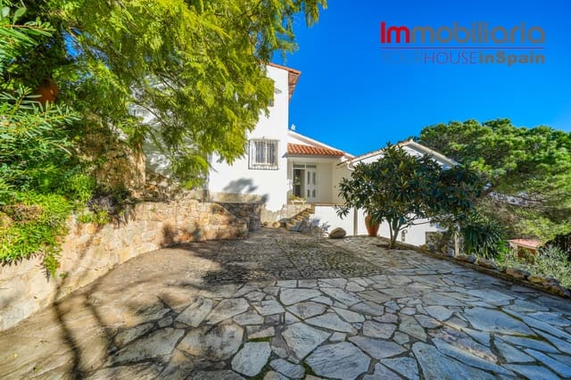 3 slaapkamer Villa te koop in Serra Brava, Lloret de Mar met zwembad garage - € 780.000 (Ref: 8740845)