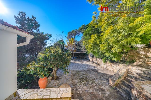 3 slaapkamer Villa te koop in Serra Brava, Lloret de Mar met zwembad garage - € 780.000 (Ref: 8740845)