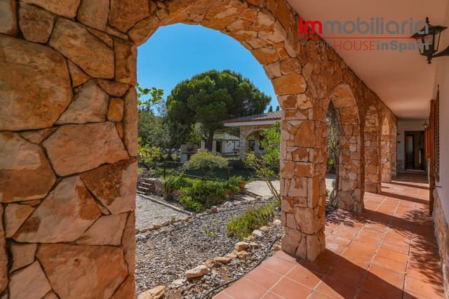 4 bedroom Villa for sale in Altafulla with pool garage - € 795,000 (Ref: 9008797)