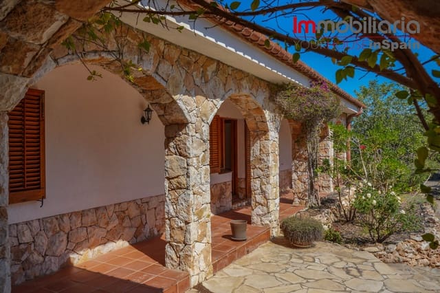 4 bedroom Villa for sale in Altafulla with pool garage - € 795,000 (Ref: 9008797)