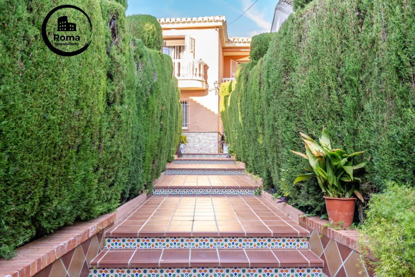 5 bedroom Villa for sale in Albaicin, Granada city with pool €