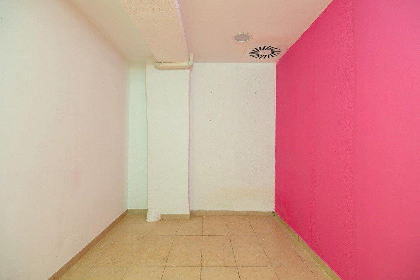 Commercial for sale in Granada city - € 70,000 (Ref: 9167706)