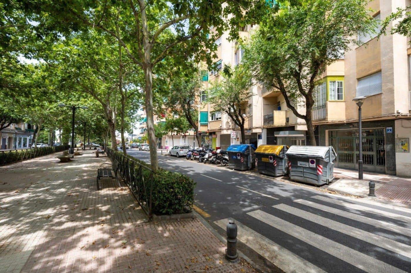 Commercial for sale in Granada city - € 70,000 (Ref: 9167706)