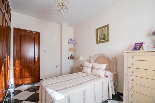 4 soverom Hus til salgs i Fuente Vaqueros med garasje - € 215 000 (Ref: 9167770)