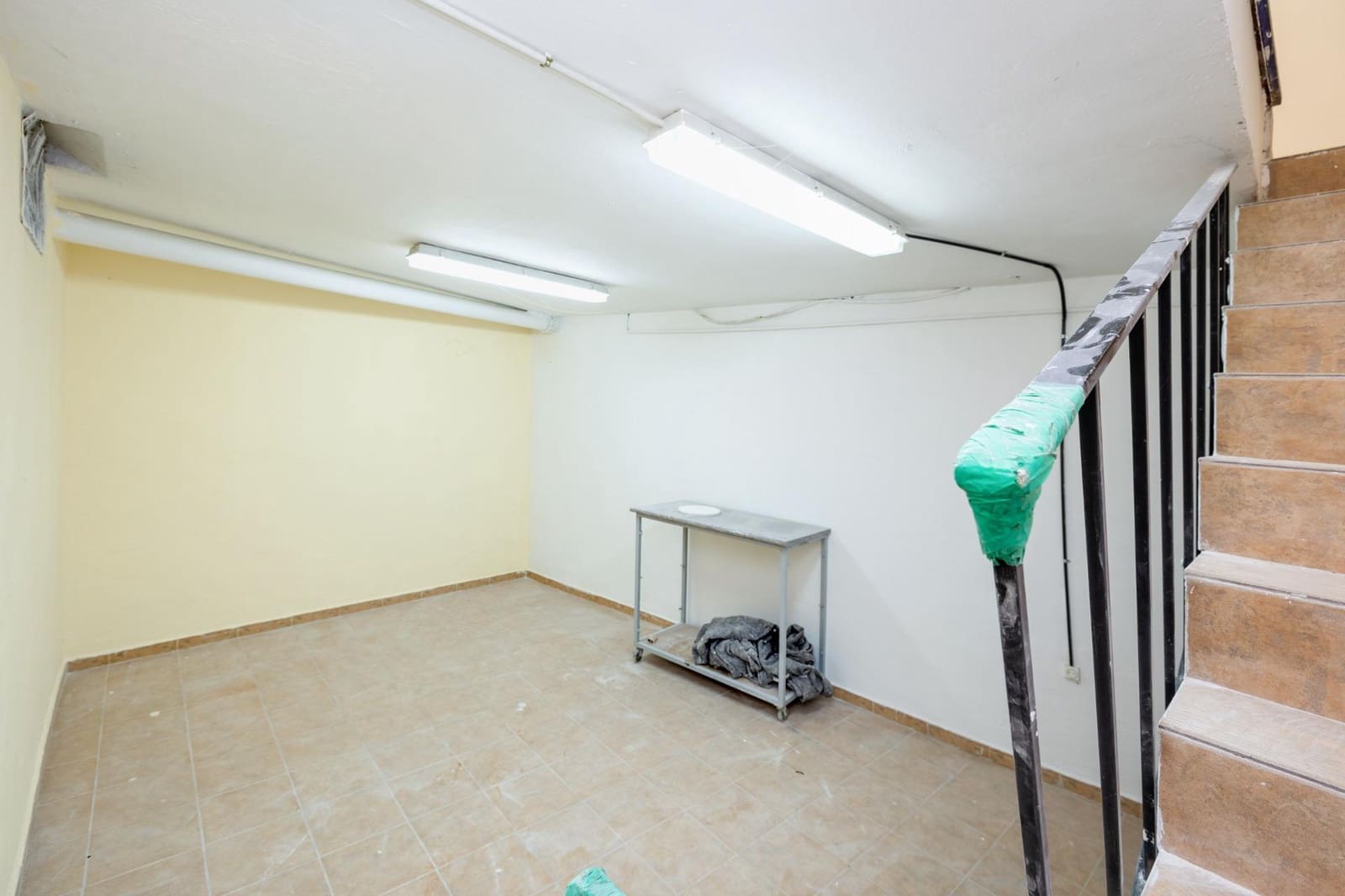 Erhverv til salg i Granada by - € 75.000 (Ref: 9167808)