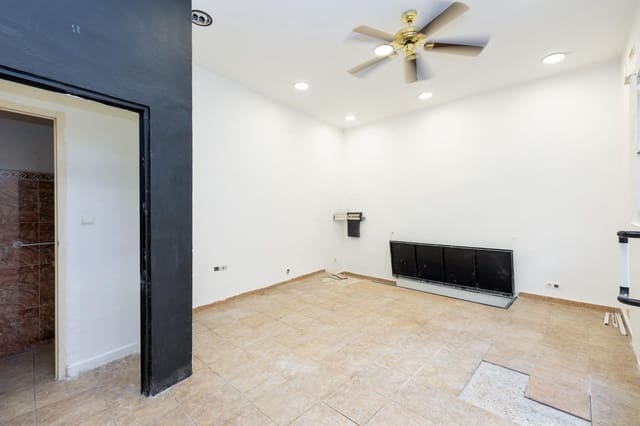 Erhverv til salg i Granada by - € 75.000 (Ref: 9167808)