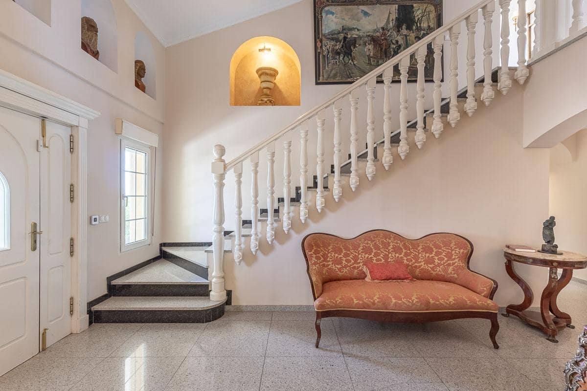 7 bedroom Villa for sale in Ogijares with pool garage - € 1,480,000 (Ref: 9167842)
