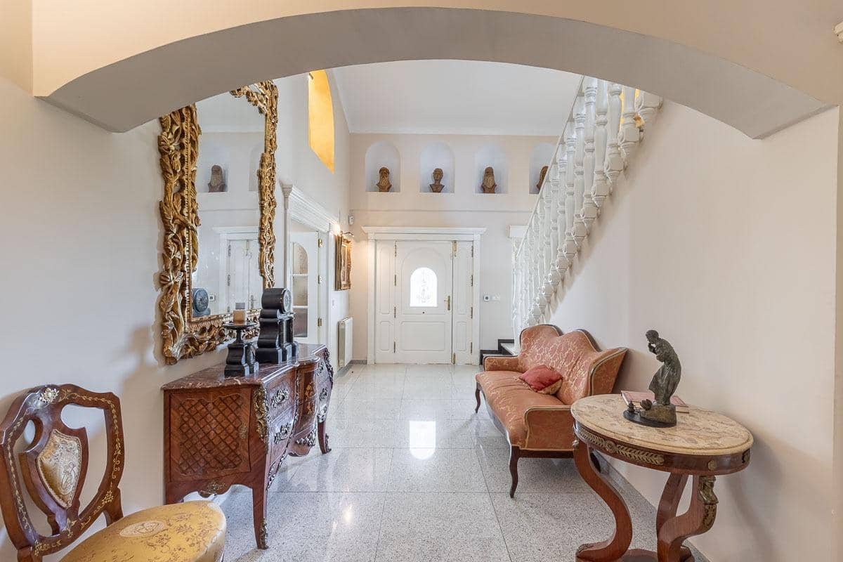 7 bedroom Villa for sale in Ogijares with pool garage - € 1,480,000 (Ref: 9167842)