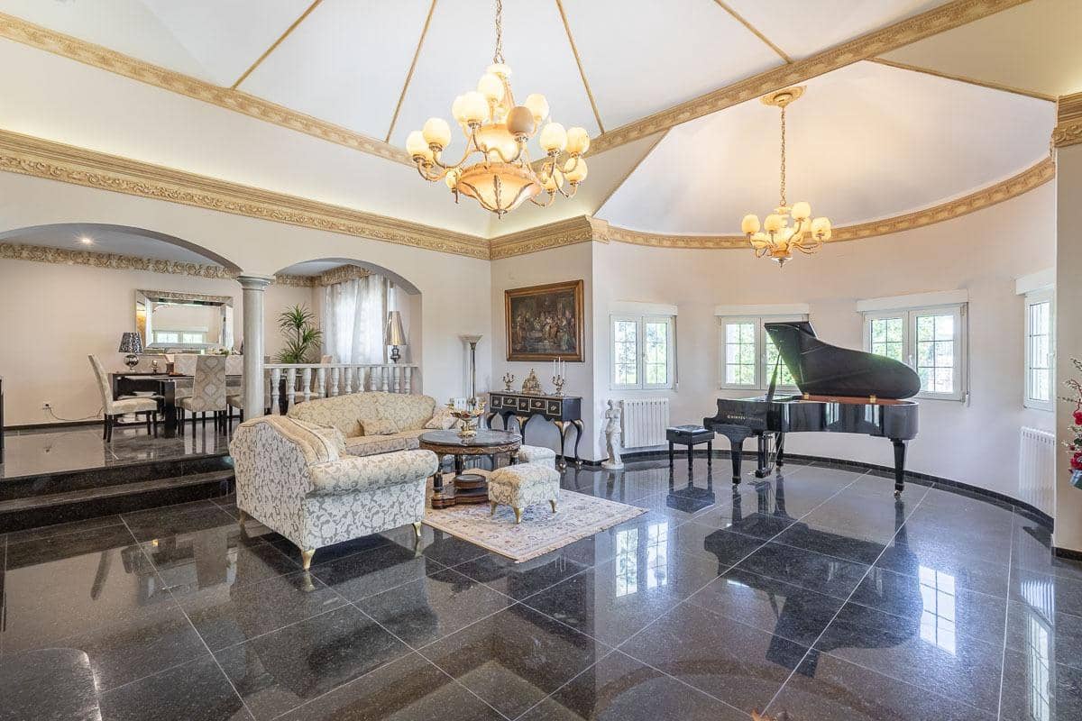 7 bedroom Villa for sale in Ogijares with pool garage - € 1,480,000 (Ref: 9167842)