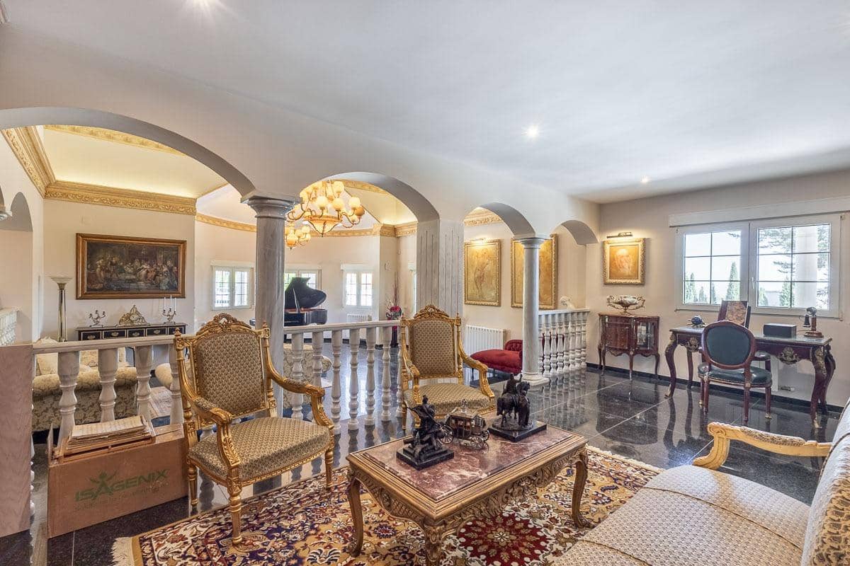 7 bedroom Villa for sale in Ogijares with pool garage - € 1,480,000 (Ref: 9167842)
