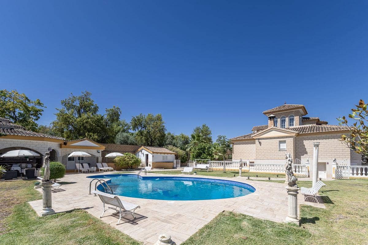 7 bedroom Villa for sale in Ogijares with pool garage - € 1,480,000 (Ref: 9167842)