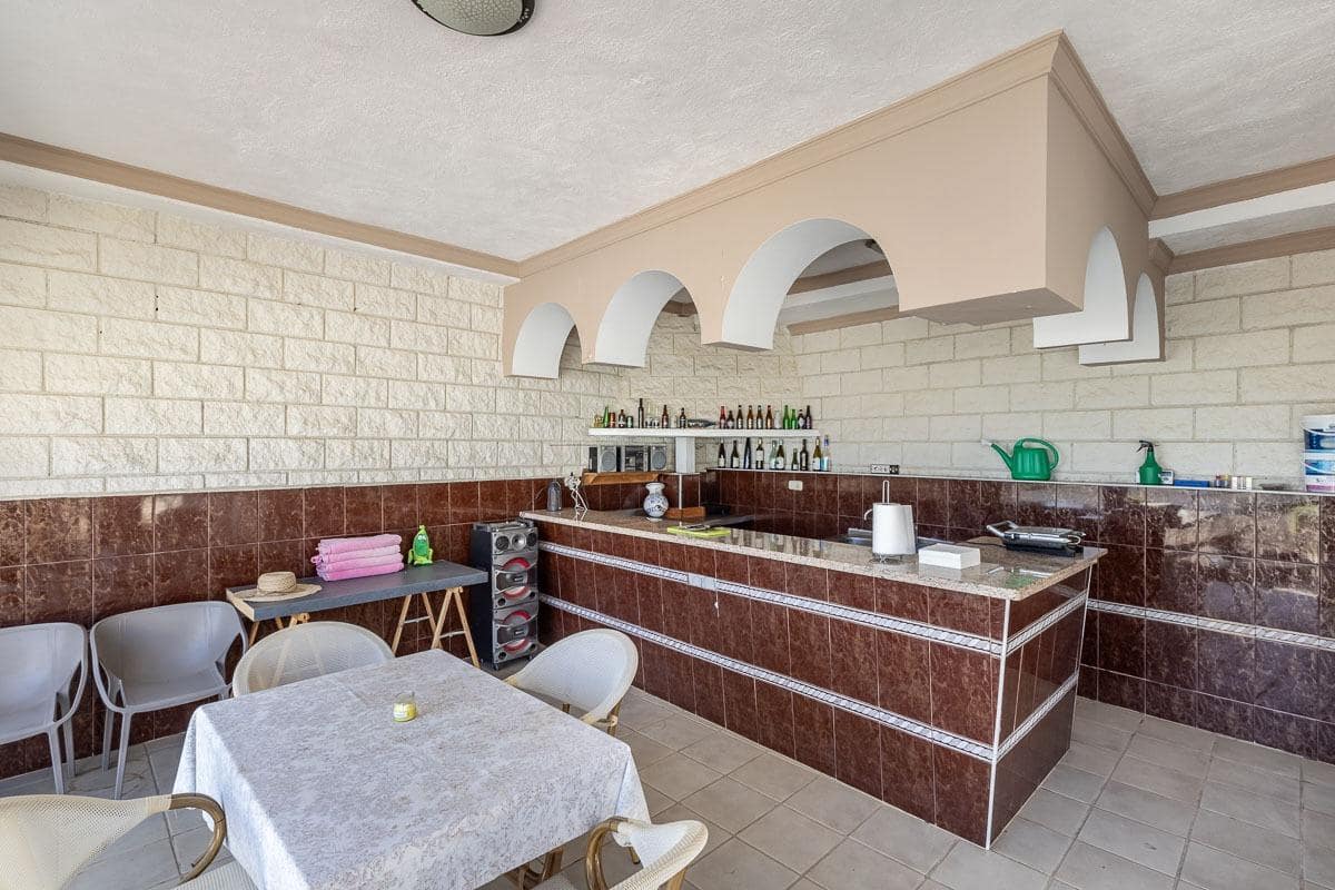 7 bedroom Villa for sale in Ogijares with pool garage - € 1,480,000 (Ref: 9167842)