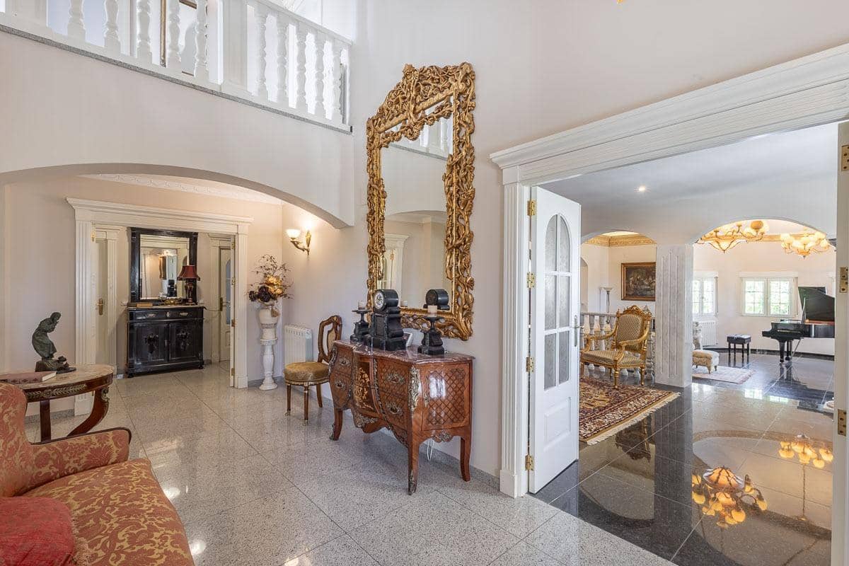 7 bedroom Villa for sale in Ogijares with pool garage - € 1,480,000 (Ref: 9167842)