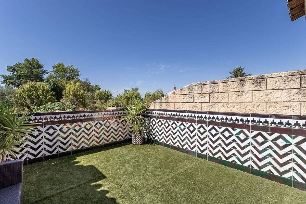 7 bedroom Villa for sale in Ogijares with pool garage - € 1,480,000 (Ref: 9167842)