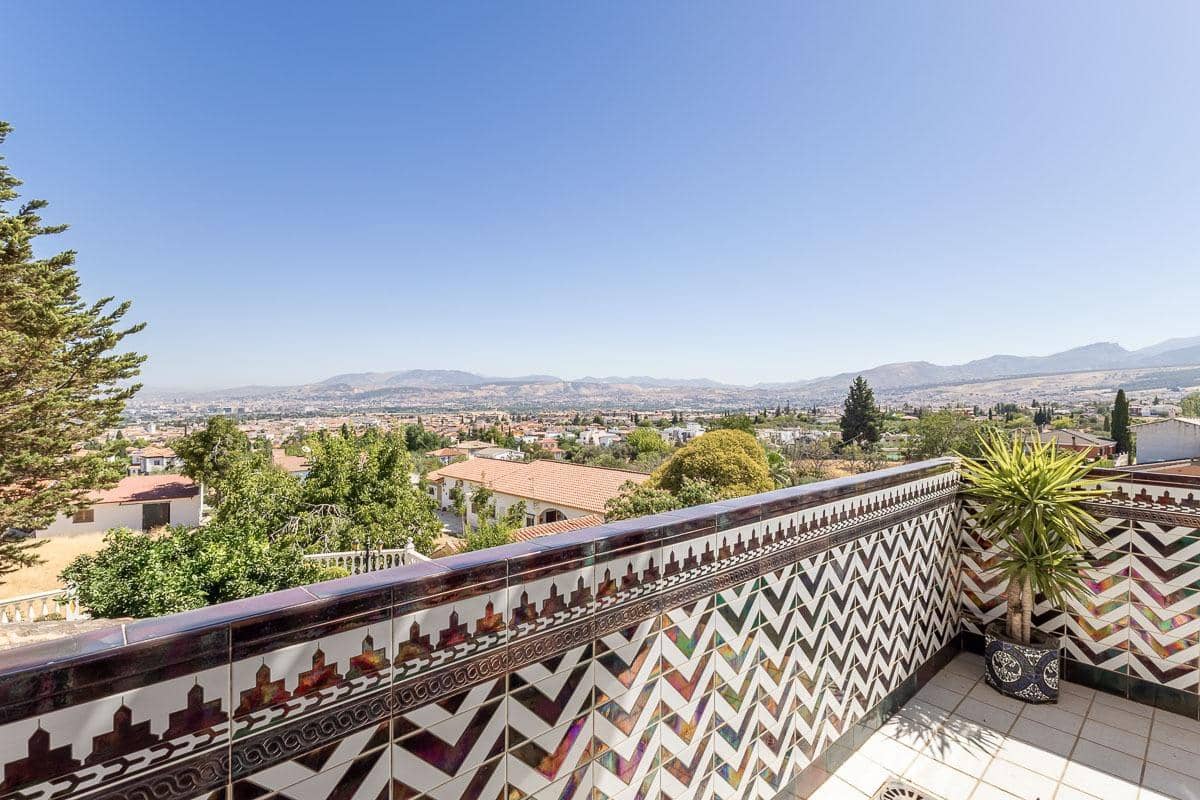 7 bedroom Villa for sale in Ogijares with pool garage - € 1,480,000 (Ref: 9167842)