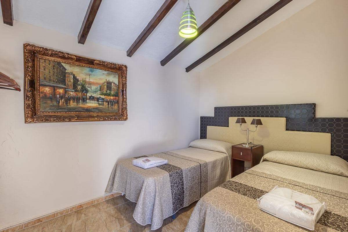 7 bedroom Villa for sale in Ogijares with pool garage - € 1,480,000 (Ref: 9167842)