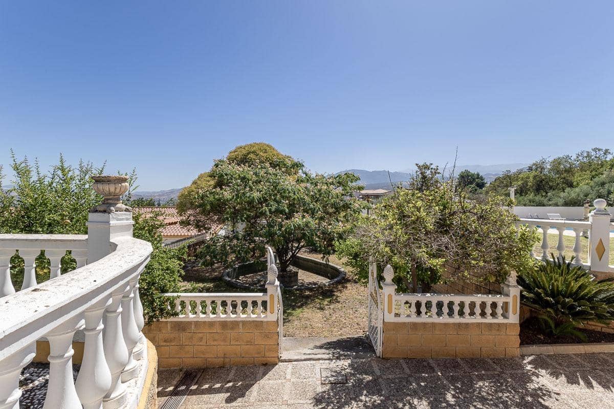 7 bedroom Villa for sale in Ogijares with pool garage - € 1,480,000 (Ref: 9167842)