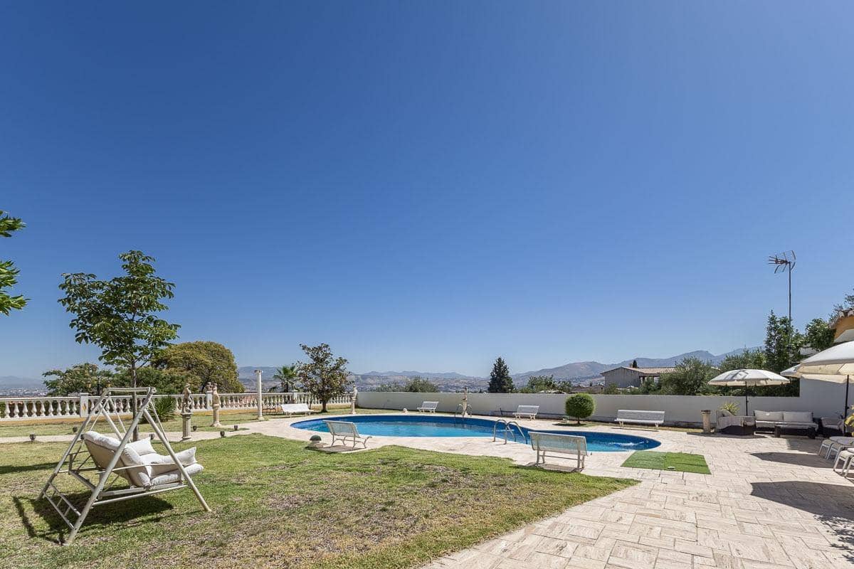 7 bedroom Villa for sale in Ogijares with pool garage - € 1,480,000 (Ref: 9167842)