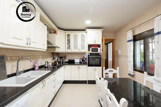 5 soveværelse Villa til salg i Granada by med garage - € 650.000 (Ref: 9167877)