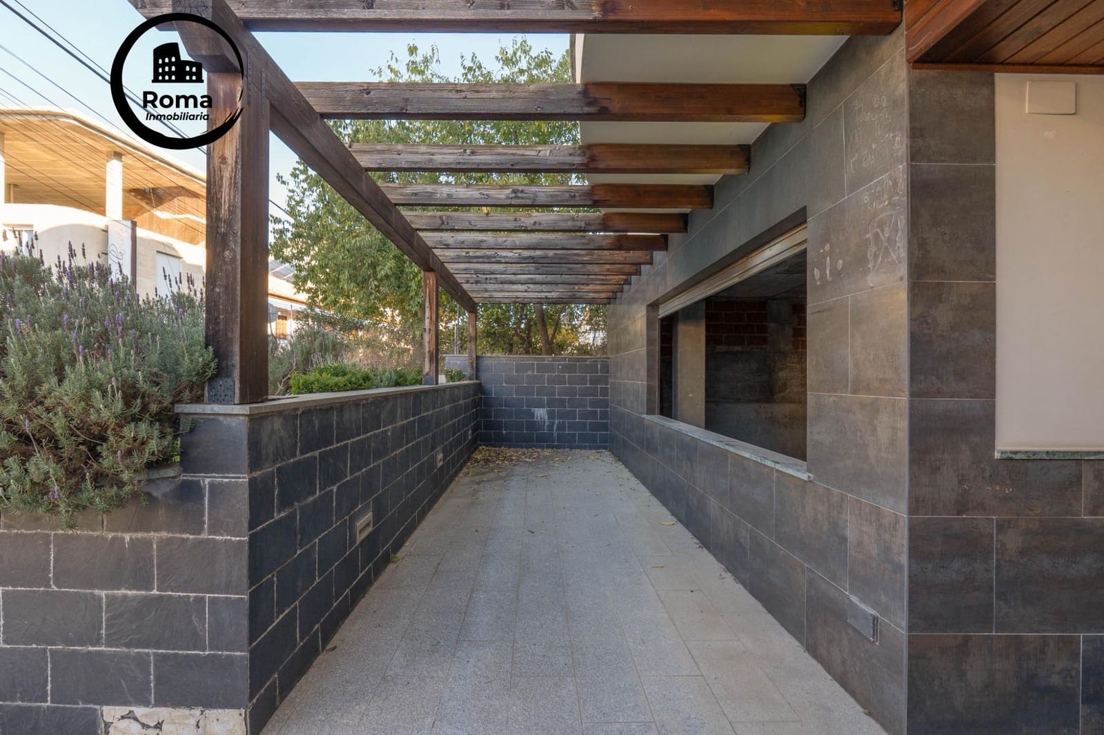 Kommersiell til salgs i Cajar - € 95 000 (Ref: 9167882)