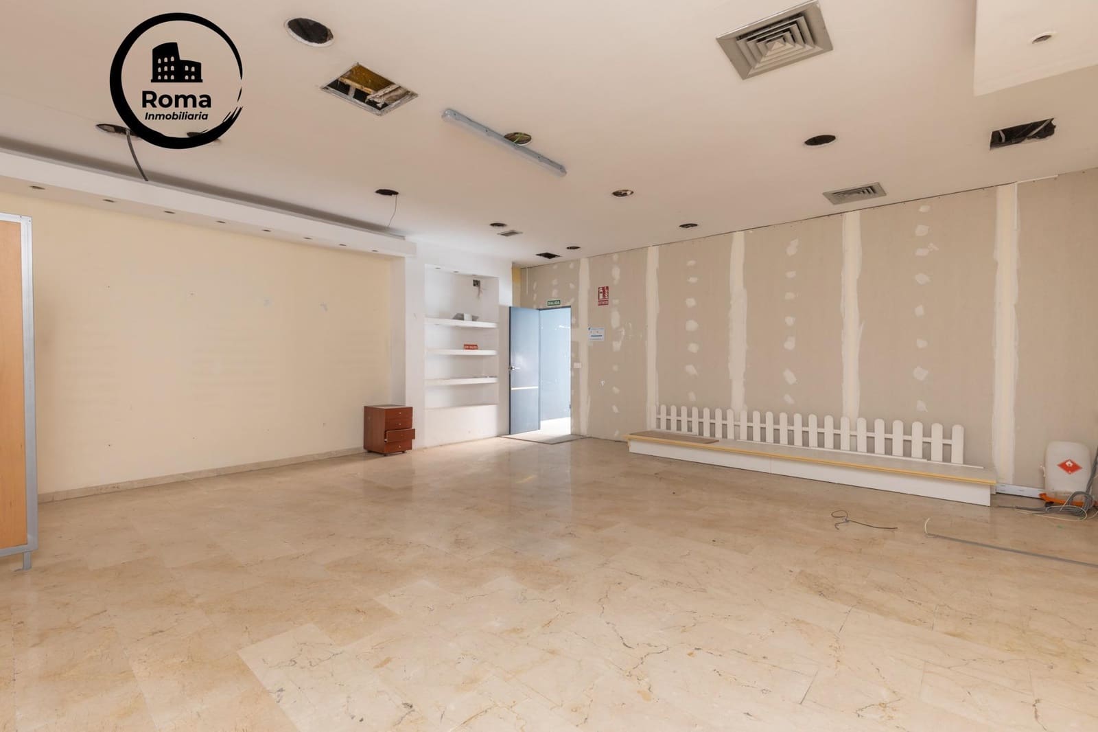 Commercial for sale in Granada city - € 145,000 (Ref: 9167892)