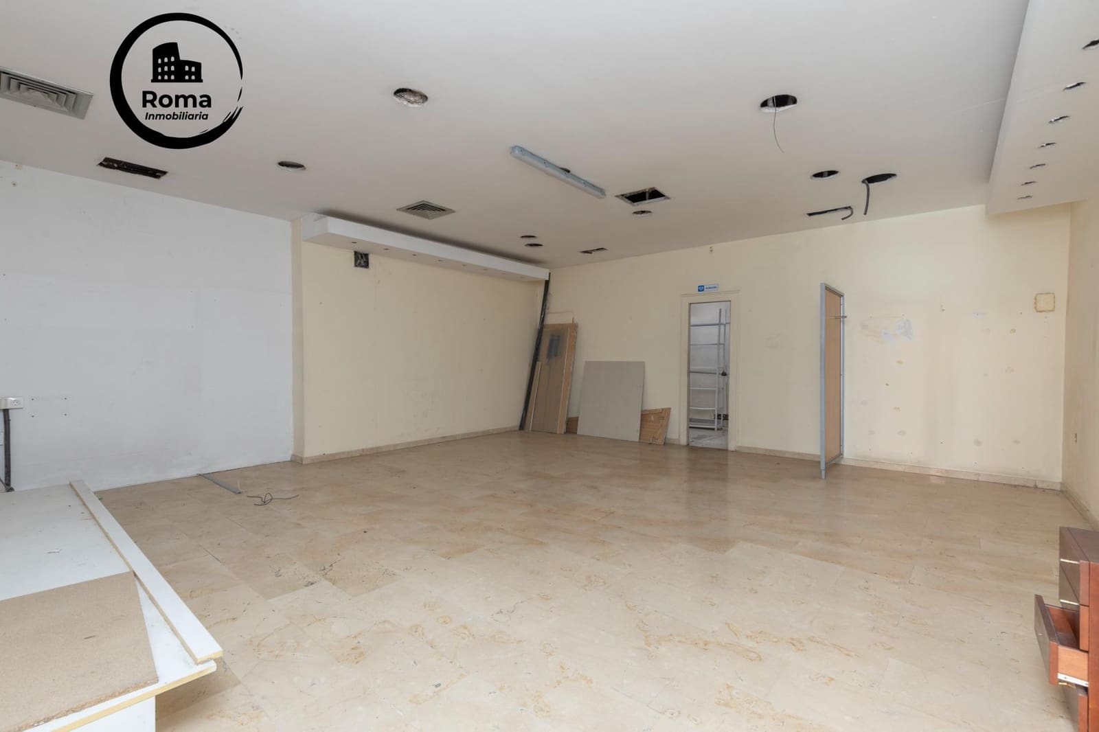 Commercial for sale in Granada city - € 145,000 (Ref: 9167892)