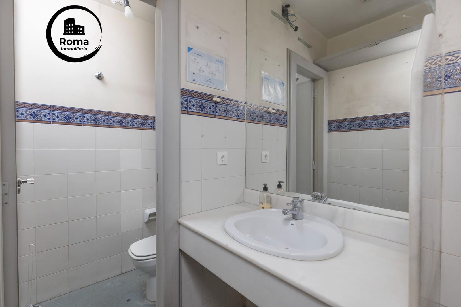Commercial for sale in Granada city - € 145,000 (Ref: 9167892)