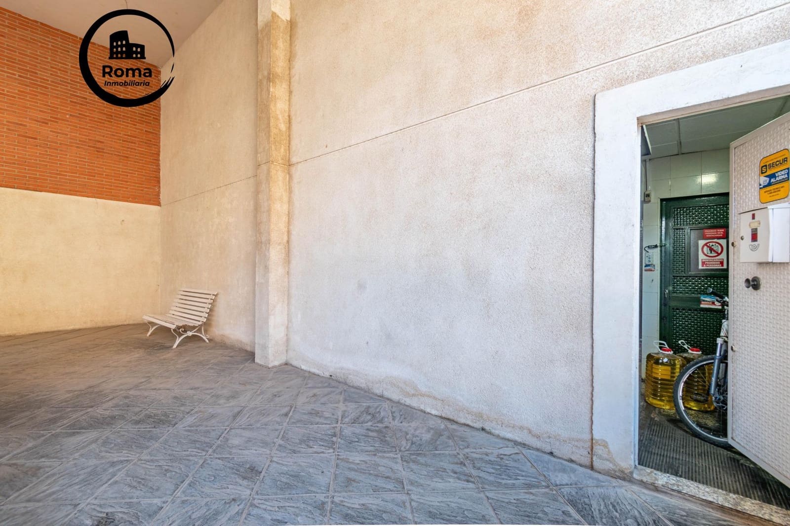 Entreprise à vendre à Grenade ville - 575 000 € (Ref: 9167893)