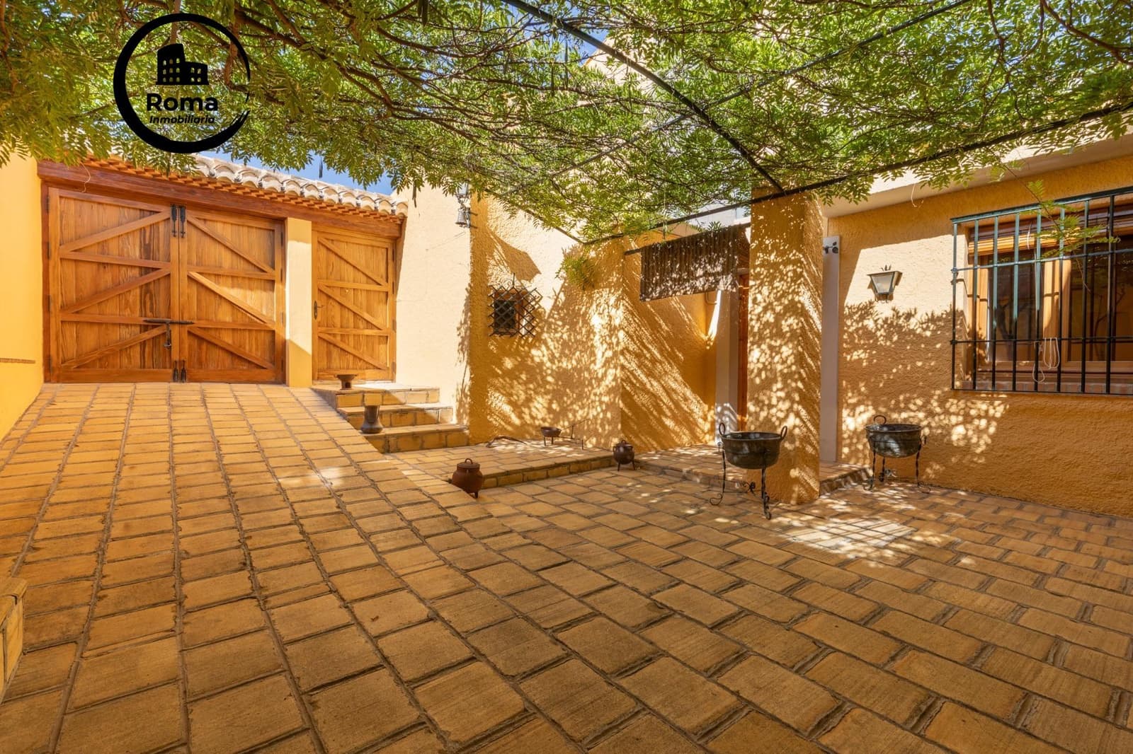 11 soveværelse Villa til salg i Huetor Vega med garage - € 850.000 (Ref: 9167970)