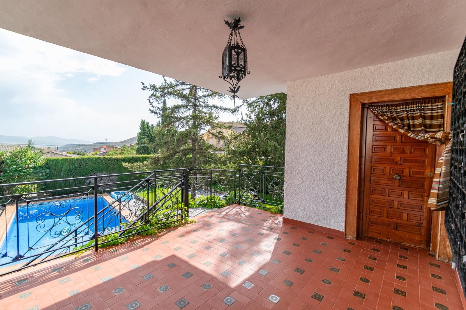 4 slaapkamer Villa te koop in Huetor Santillan met zwembad garage - € 278.000 (Ref: 9206601)