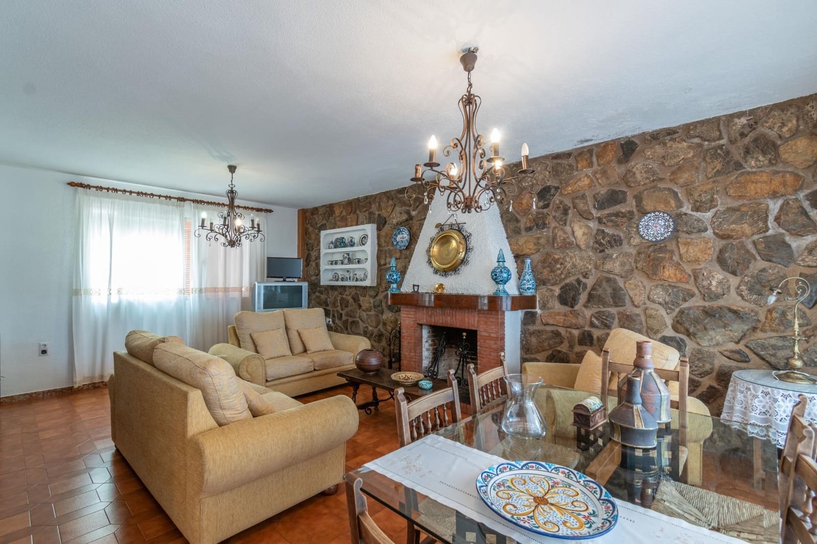 4 slaapkamer Villa te koop in Huetor Santillan met zwembad garage - € 278.000 (Ref: 9206601)