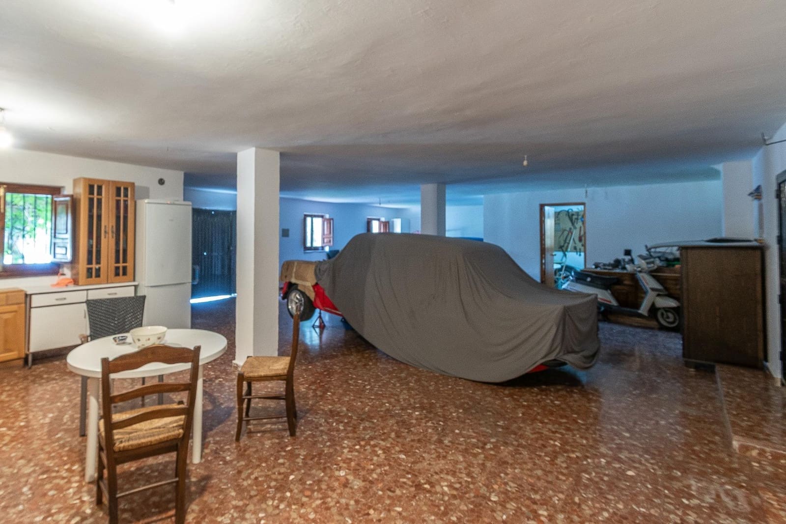 4 slaapkamer Villa te koop in Huetor Santillan met zwembad garage - € 278.000 (Ref: 9206601)