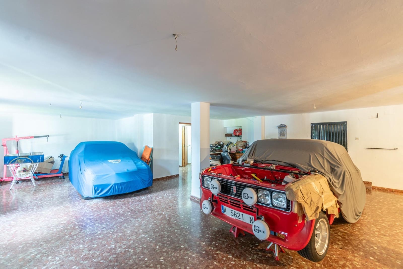 4 slaapkamer Villa te koop in Huetor Santillan met zwembad garage - € 278.000 (Ref: 9206601)