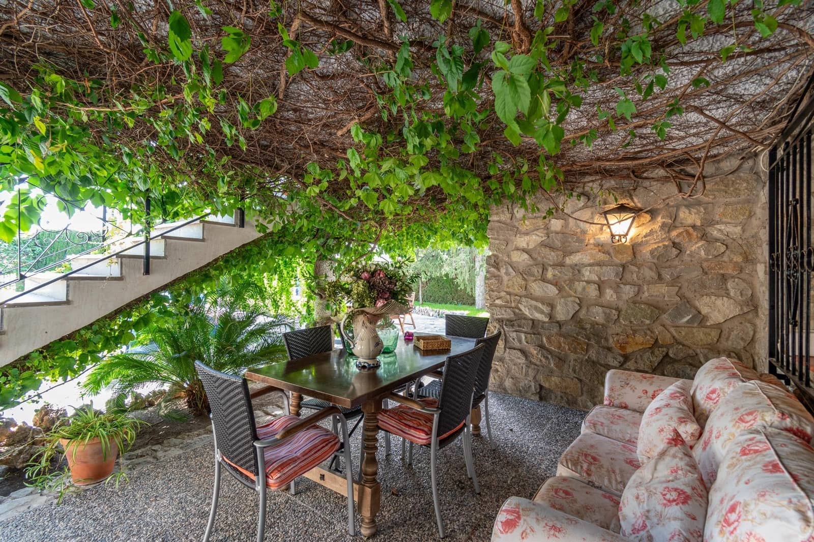 4 slaapkamer Villa te koop in Huetor Santillan met zwembad garage - € 278.000 (Ref: 9206601)