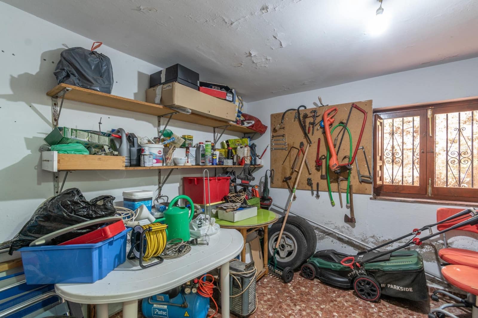 4 slaapkamer Villa te koop in Huetor Santillan met zwembad garage - € 278.000 (Ref: 9206601)