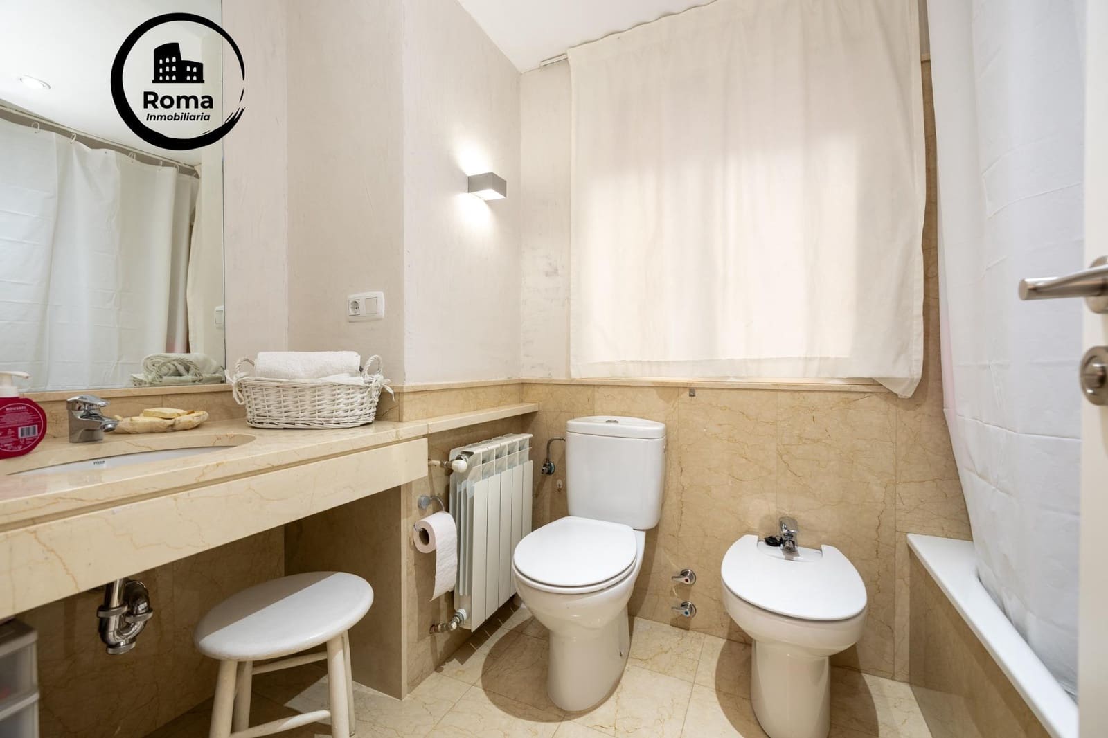 5 bedroom Flat for sale in Granada city with garage - € 799,000 (Ref: 9232707)
