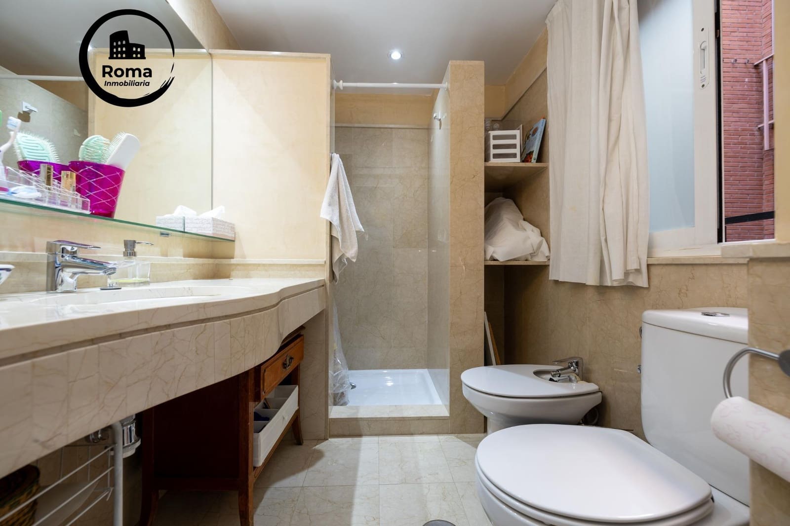 5 bedroom Flat for sale in Granada city with garage - € 799,000 (Ref: 9232707)