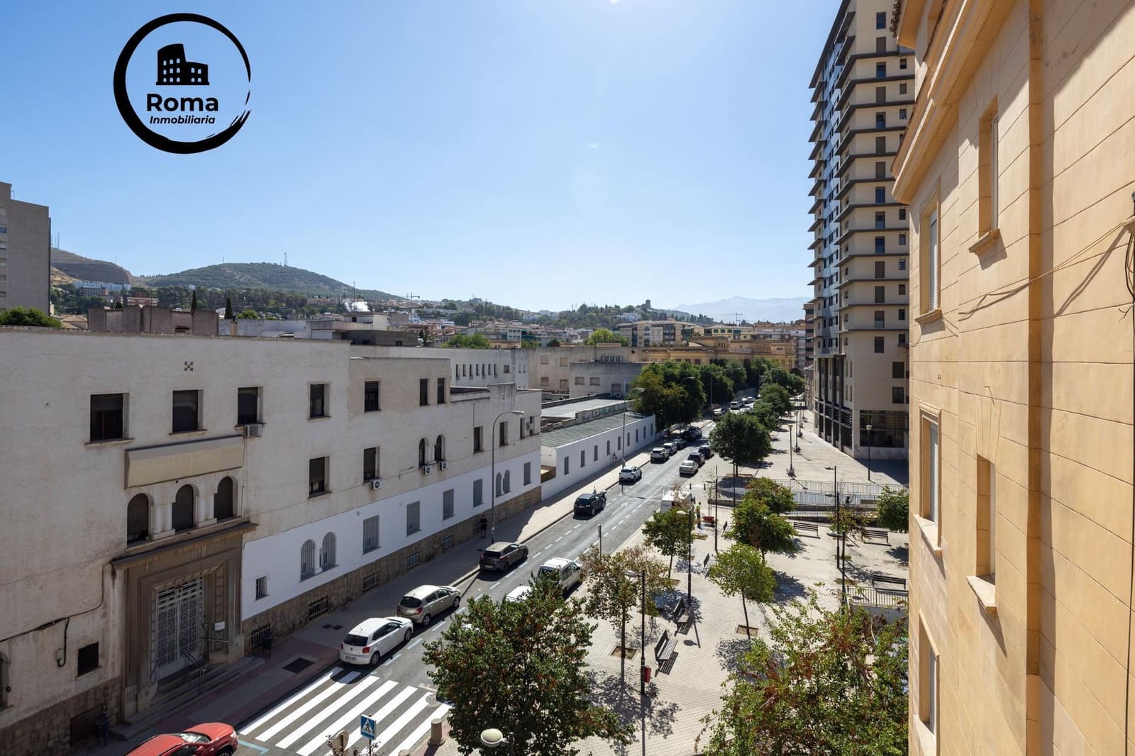 5 bedroom Flat for sale in Granada city with garage - € 799,000 (Ref: 9232707)
