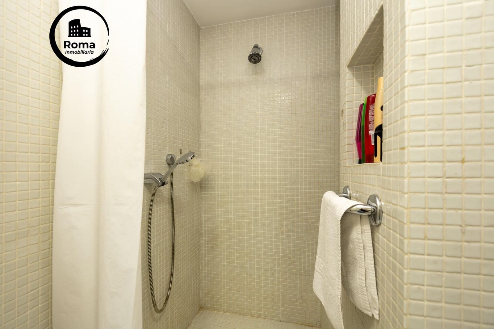 5 bedroom Flat for sale in Granada city with garage - € 799,000 (Ref: 9232707)
