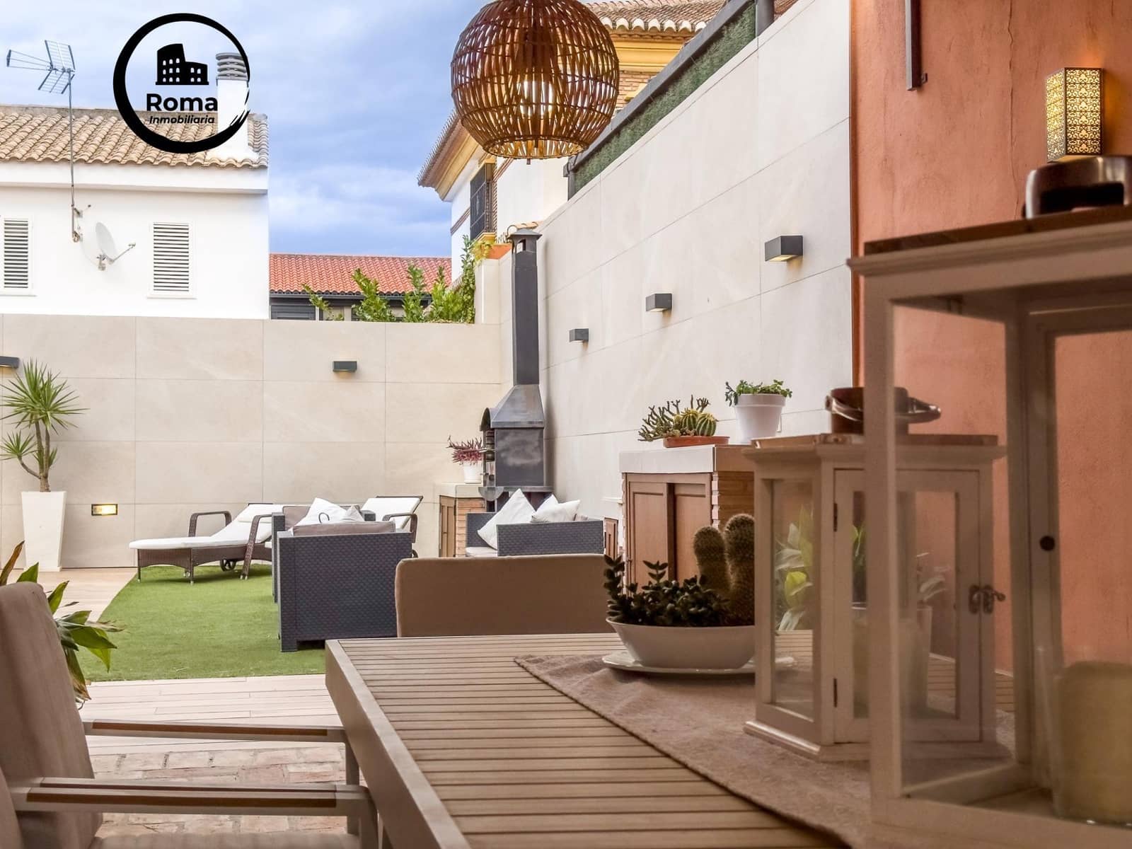 4 bedroom Semi-detached Villa for sale in Las Gabias with pool garage - € 385,000 (Ref: 9252207)